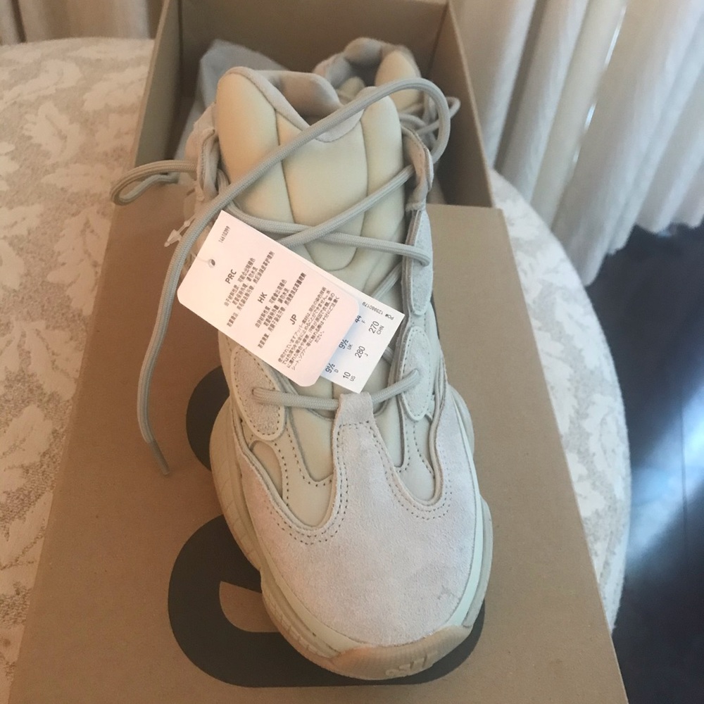 Yeezy 500 stone color , brand new size 10